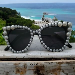 Women's Classy Elegant Fashion Design Cat Eye 🕶️ Sunglasses